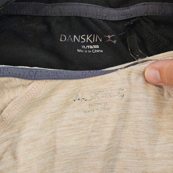 Danskin Long Sleeve Tops Women XL Lot of 2 Black Pink Lightweight Active Casual - Picture 5 of 8